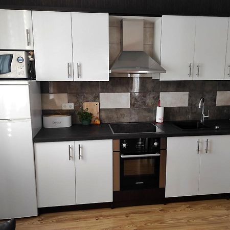 Apartment Zunabovic โตรกีร์ ภายนอก รูปภาพ