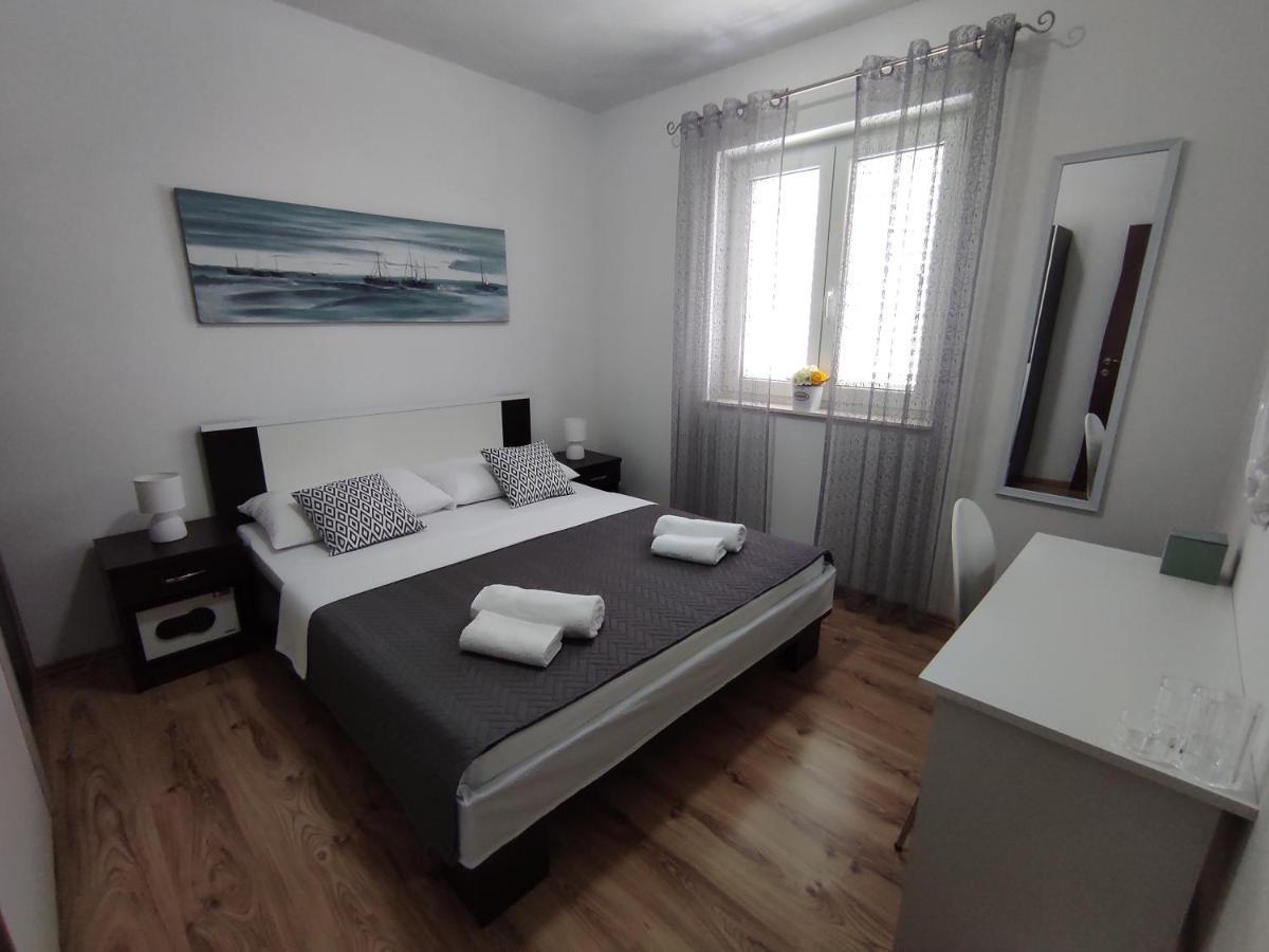 Apartment Zunabovic โตรกีร์ ภายนอก รูปภาพ