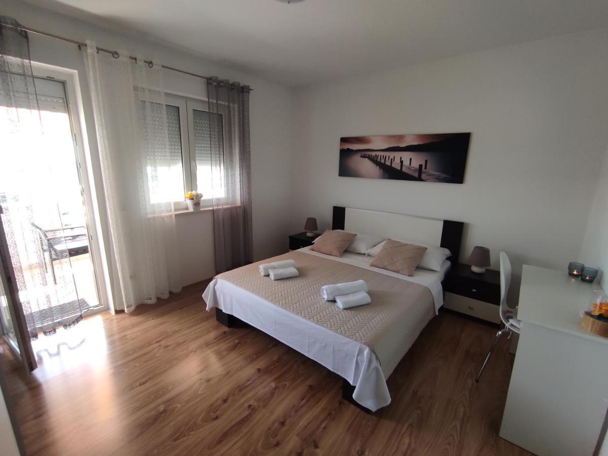 Apartment Zunabovic โตรกีร์ ภายนอก รูปภาพ