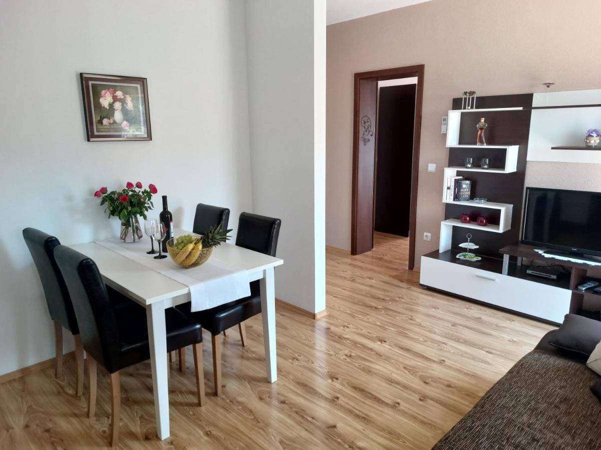 Apartment Zunabovic โตรกีร์ ภายนอก รูปภาพ