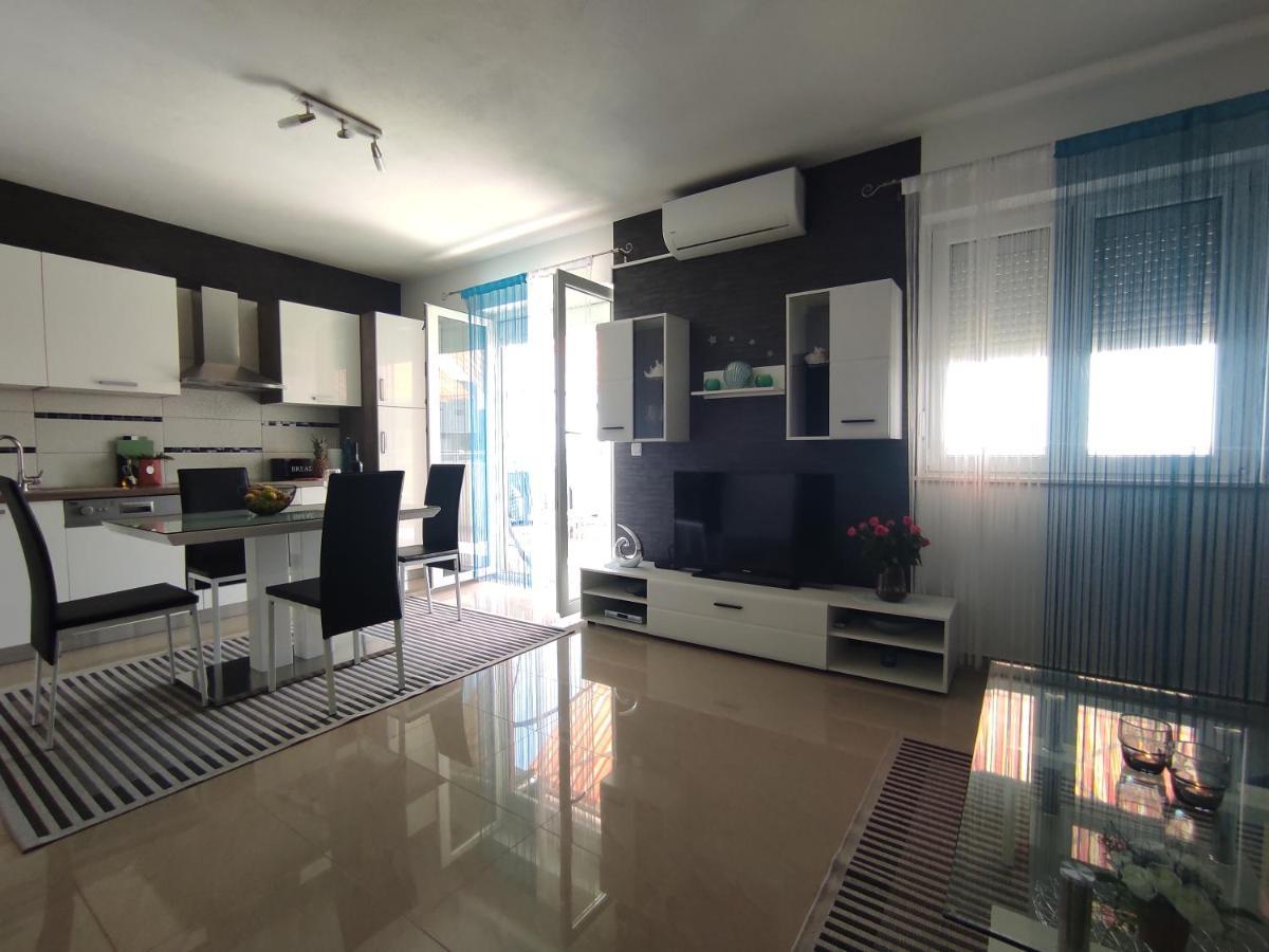 Apartment Zunabovic โตรกีร์ ภายนอก รูปภาพ