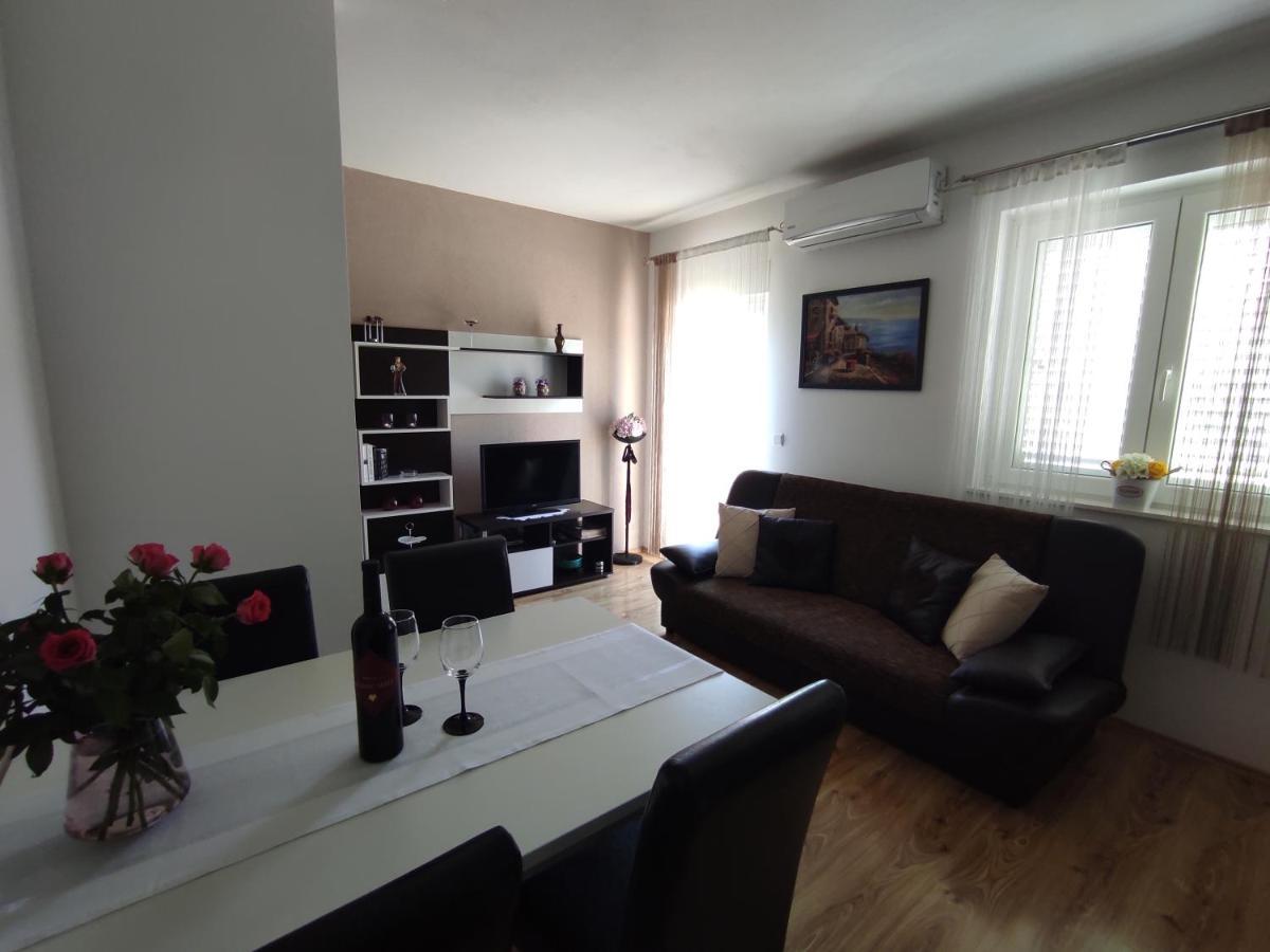 Apartment Zunabovic โตรกีร์ ภายนอก รูปภาพ