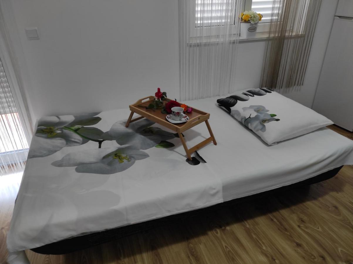 Apartment Zunabovic โตรกีร์ ภายนอก รูปภาพ