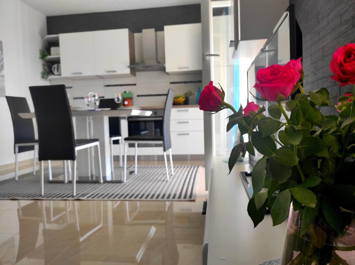 Apartment Zunabovic โตรกีร์ ภายนอก รูปภาพ