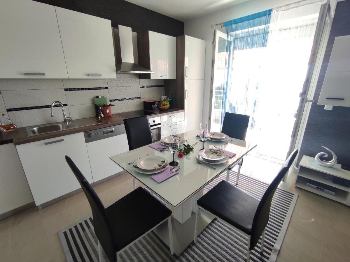 Apartment Zunabovic โตรกีร์ ภายนอก รูปภาพ