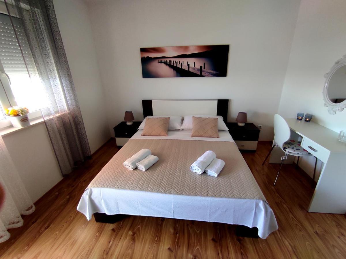Apartment Zunabovic โตรกีร์ ภายนอก รูปภาพ