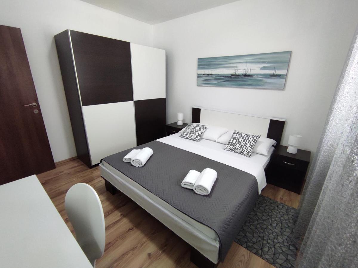 Apartment Zunabovic โตรกีร์ ภายนอก รูปภาพ
