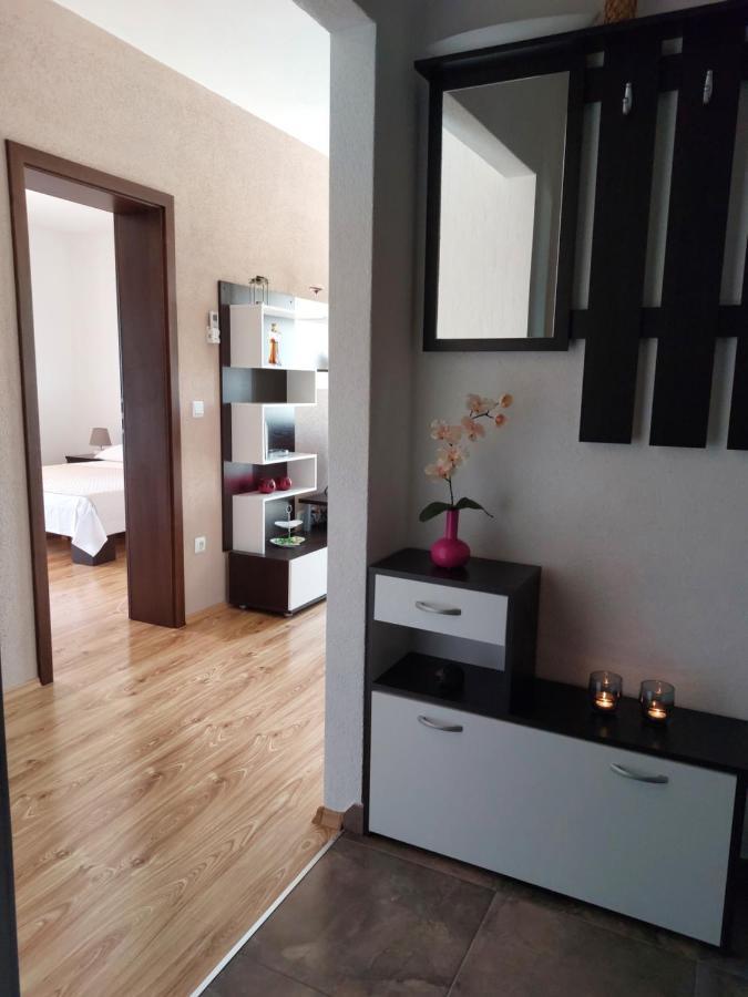 Apartment Zunabovic โตรกีร์ ภายนอก รูปภาพ