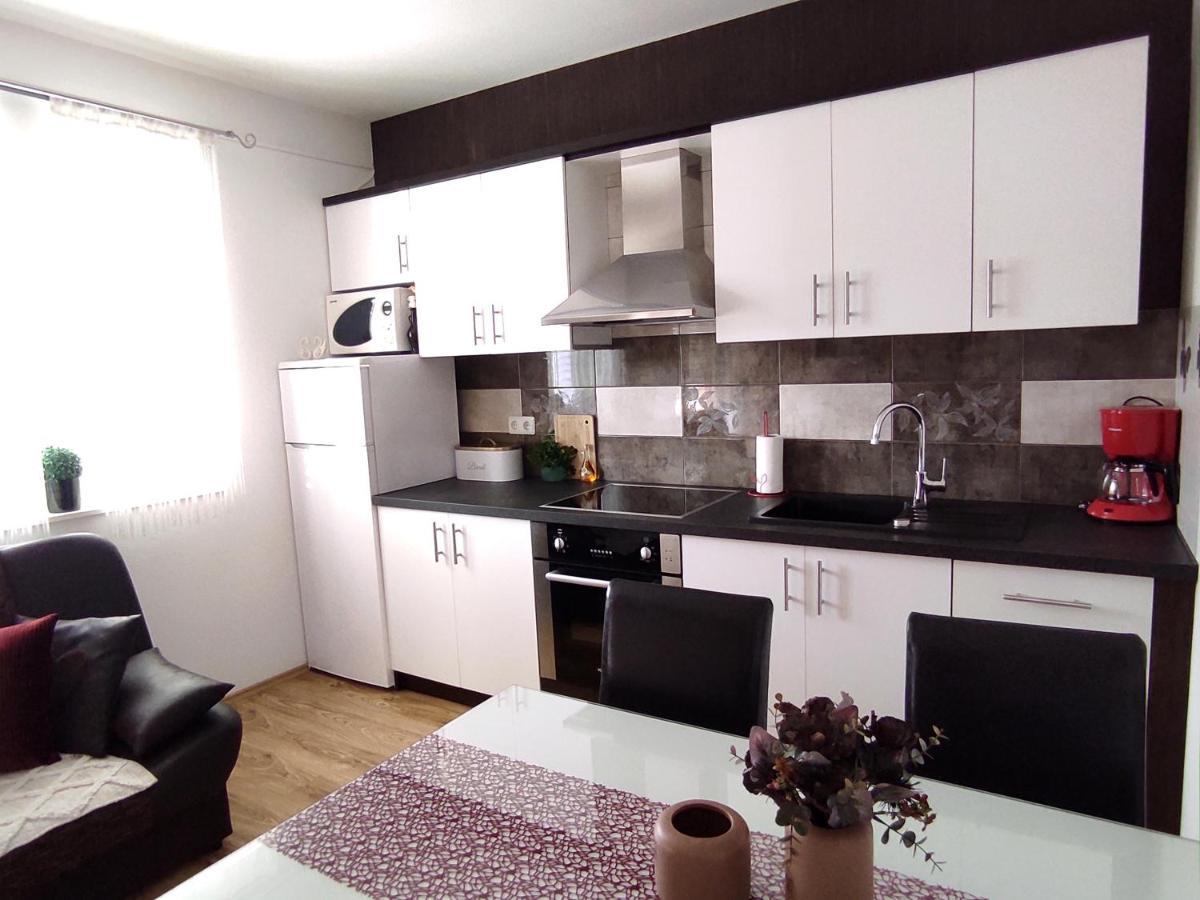 Apartment Zunabovic โตรกีร์ ภายนอก รูปภาพ